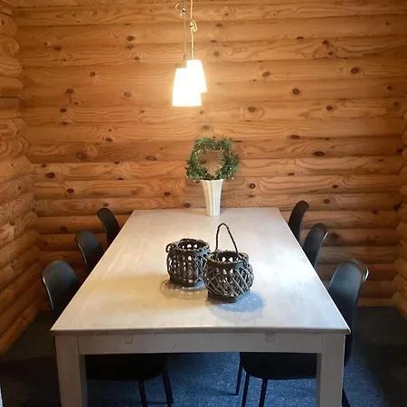 5 Person In Hovborg-by Traum *